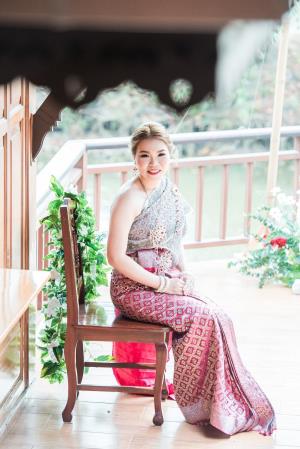 ชุดไทยเจ้าสาว ชุดไทยจักรพรรดิ์ เช่าที่แบมบี้ เวดดิ้ง ห้วยขวาง
